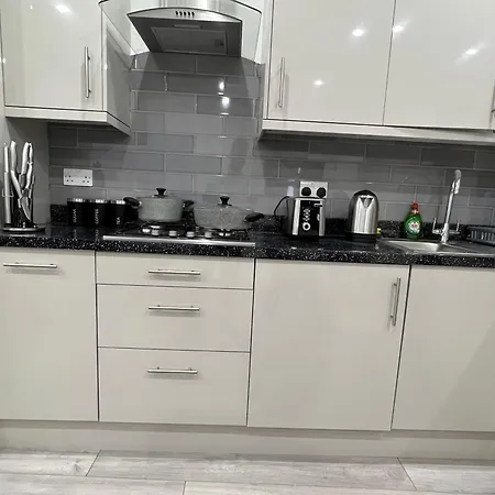 F4 Luxury One Bed With Parking *
