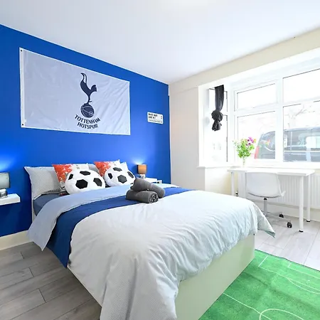 Spacious 5 Bedroom House Next To Tottenham Stadium Londres