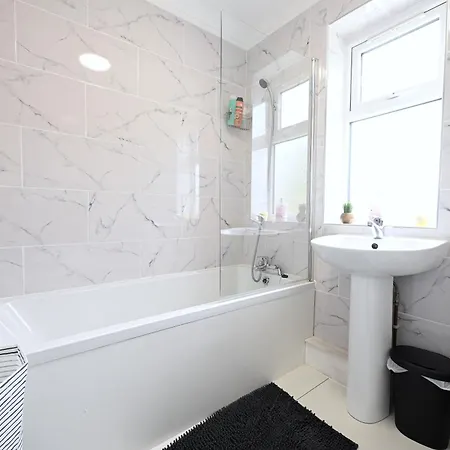 Spacious 5 Bedroom House Next To Tottenham Stadium Appartement