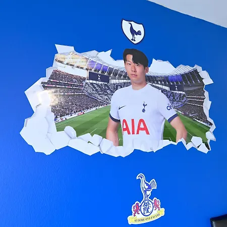 Spacious 5 Bedroom House Next To Tottenham Stadium *