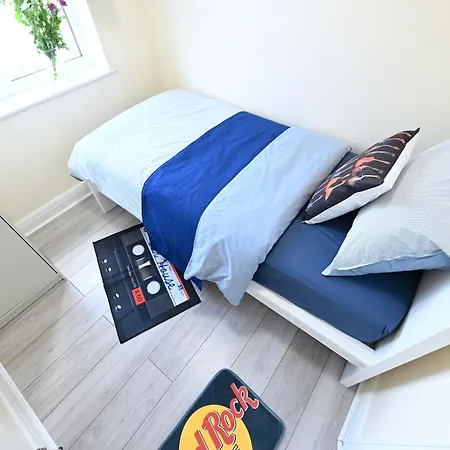 Spacious 5 Bedroom House Next To Tottenham Stadium Appartement *
