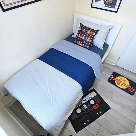 Spacious 5 Bedroom House Next To Tottenham Stadium * Londres