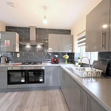 Spacious 5 Bedroom House Next To Tottenham Stadium Appartement