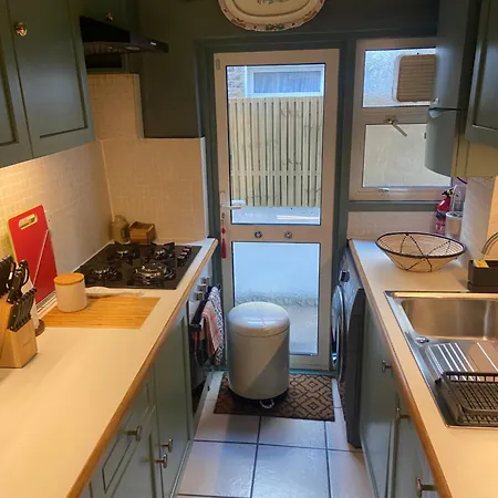 Apartment Kensal - Garden Retreat