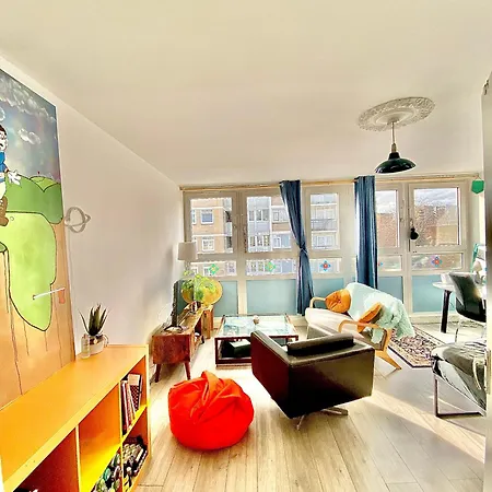 Canary Wharf Serviced * London