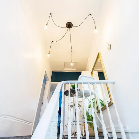 Stylish 2 Bed Near Notting Hill Appartement