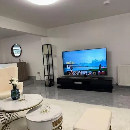 Central Entire Studio Apartment
