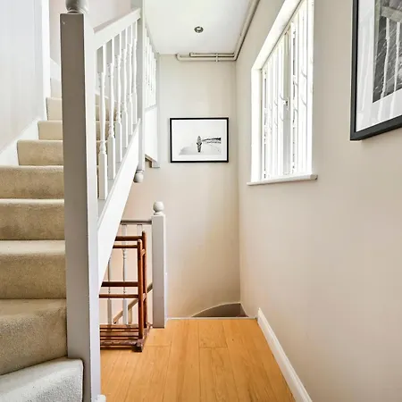 Apartment Magnificent 2 Bed Hyde Park Mews House *