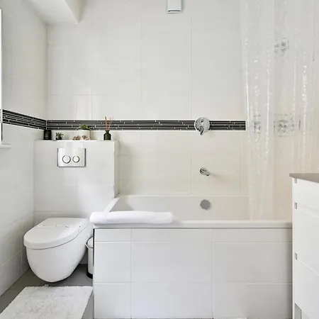 Magnificent 2 Bed Hyde Park Mews House Apartment *