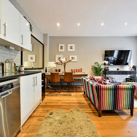 Apartment Magnificent 2 Bed Hyde Park Mews House London