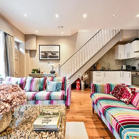 Apartment Magnificent 2 Bed Hyde Park Mews House *