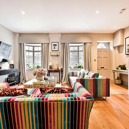 Apartment Magnificent 2 Bed Hyde Park Mews House London