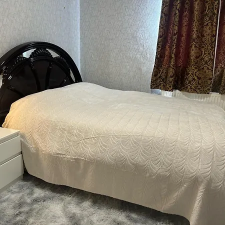 London Holiday Home Guest house *