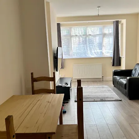 3 Bedroom Holiday home