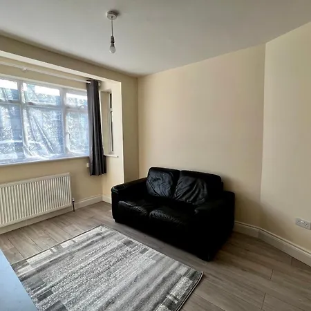 3 Bedroom Holiday home
