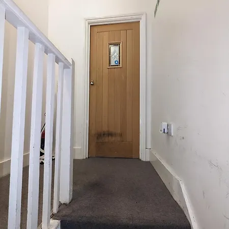 Stepney Green Self Contained Studio Apartment *