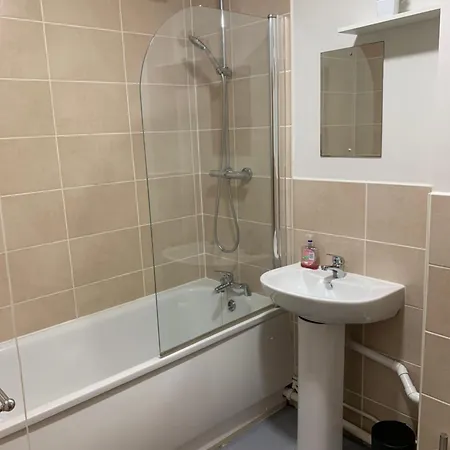 1 Bedroom Flat With Free Parking