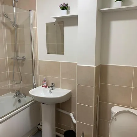 Apartment 1 Bedroom Flat With Free Parking Bromley