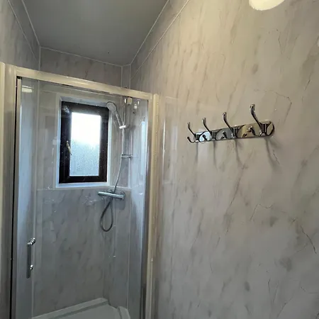 Charlton, Greenwich Luxury Self Check-in Guest house