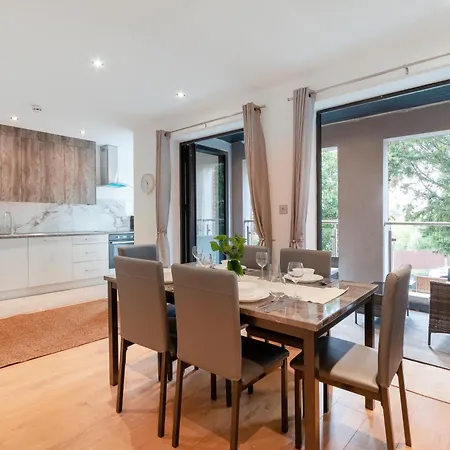 Apartment Modern Comfort Two Bedrooms Flat, Cr5