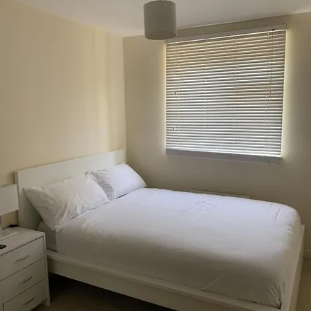 Apartment 1 Bed Flat Service With Free Parking