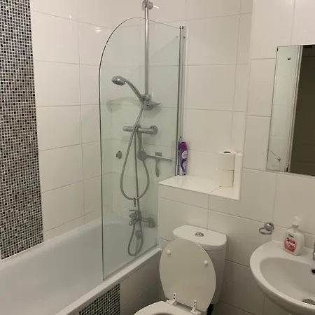 Apartment 1 Bed Flat Service With Free Parking
