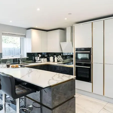 Beautiful Modern House Apartment