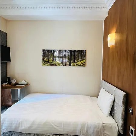 Cheshire Hotel