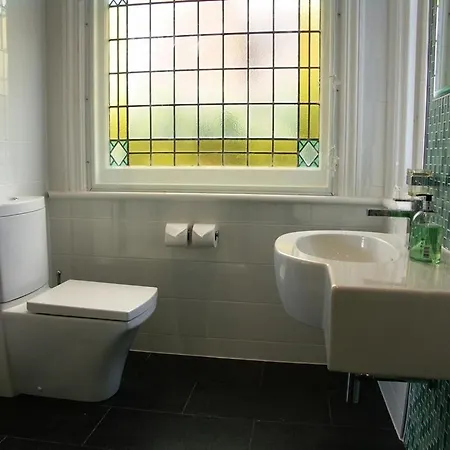 Croham Park - Free Parking & Wi-fi Bed & Breakfast