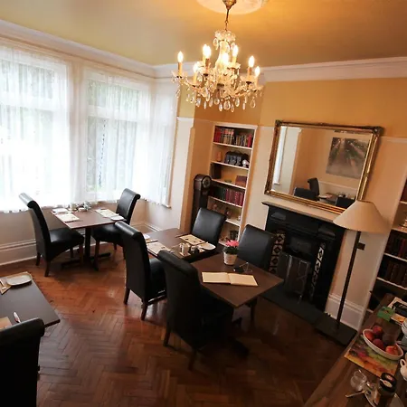 Croham Park - Free Parking & Wi-fi Bed & Breakfast Croydon
