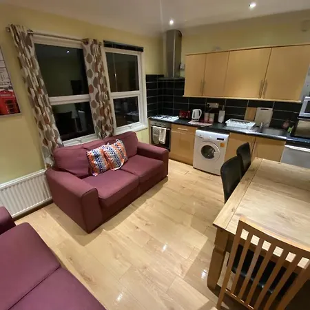 4 Bedroom & 2 Bedroom