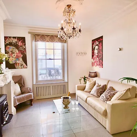 Victoria Belgravia Townhouse Apartment London