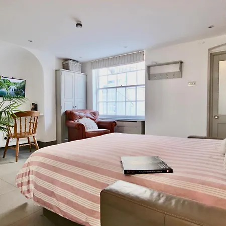 Apartment Victoria Belgravia Townhouse London