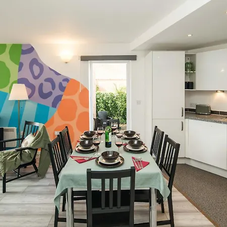 Canarywharf By Sleepy Apartment London