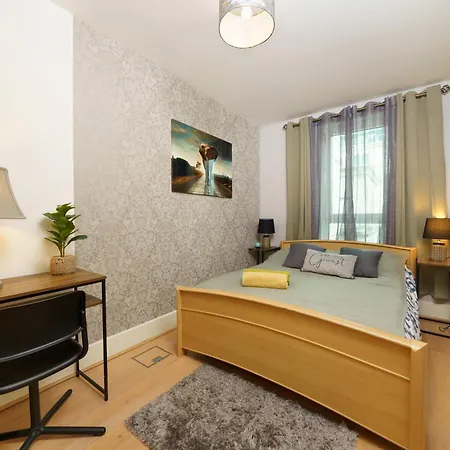 St George River Apartment London