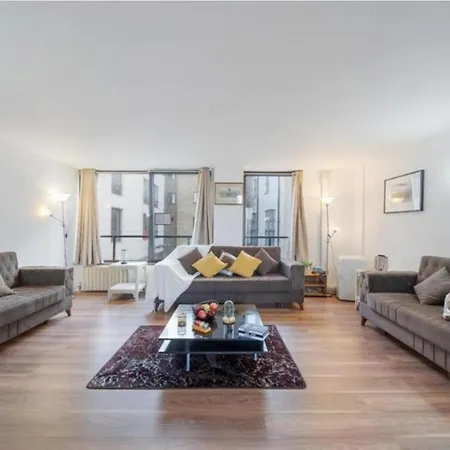 Luxurious In Mayfair Apartment