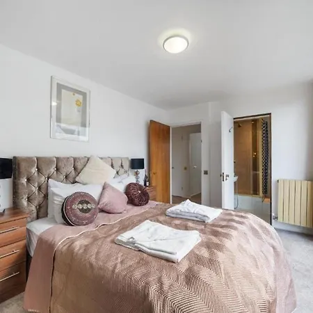 Luxurious In Mayfair Apartment *