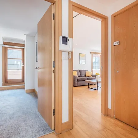 2br Penthouse With Terrace - Heart Of Holborn - Cityapartmentstay * London
