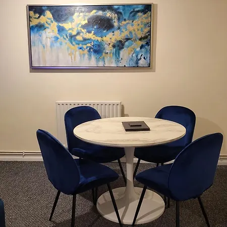 Garland Modern Spacious Flat, *