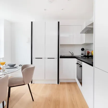 Soho & Fitzrovia With Balcony - Cityapartmentstay Apartment London