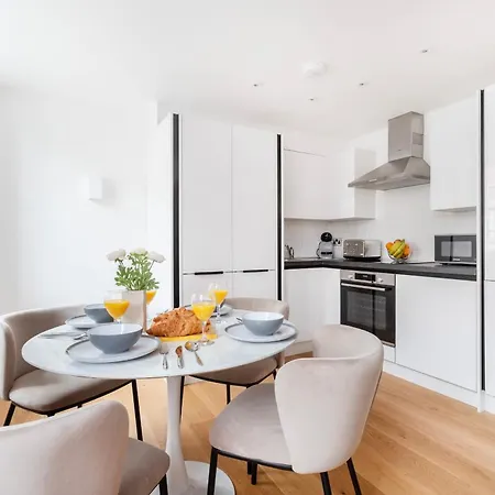 Soho & Fitzrovia With Balcony - Cityapartmentstay London
