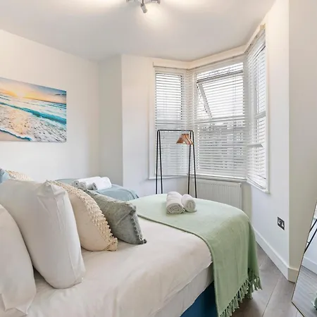 Rose Camden Town 3 Bedroom Sleeps 11 London