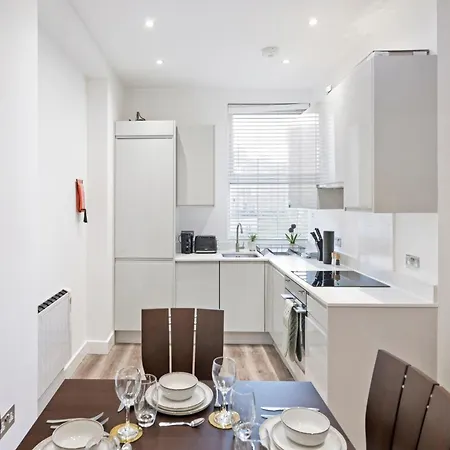 Rose Camden Town 3 Bedroom Sleeps 11 * London