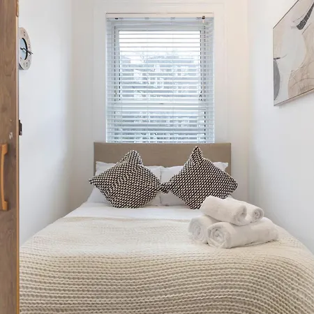 Rose Camden Town 3 Bedroom Sleeps 11