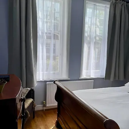 Spacious Belsize Park Close To Station Apartment London