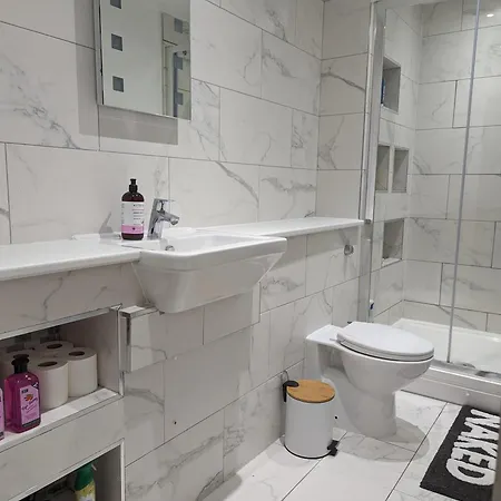 2 Bed In The Heart Of Stoke Newington *