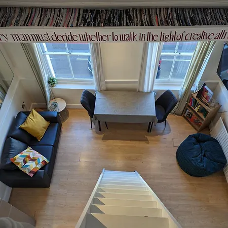 2 Bed In The Heart Of Stoke Newington London