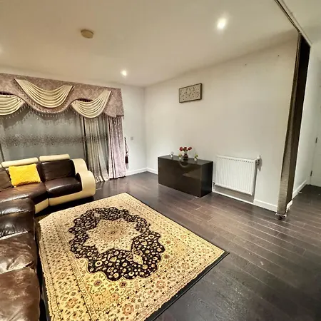 Luxury In Canary Wharf