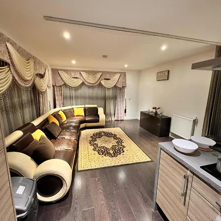 Luxury In Canary Wharf Guest house