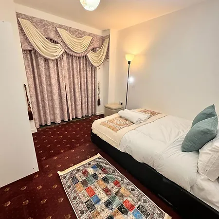 Luxury In Canary Wharf Guest house
